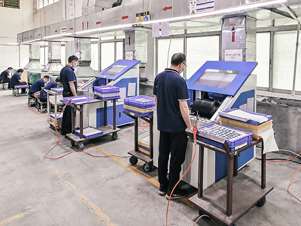 产品的保修期是多久? 产品的保修期是多久?